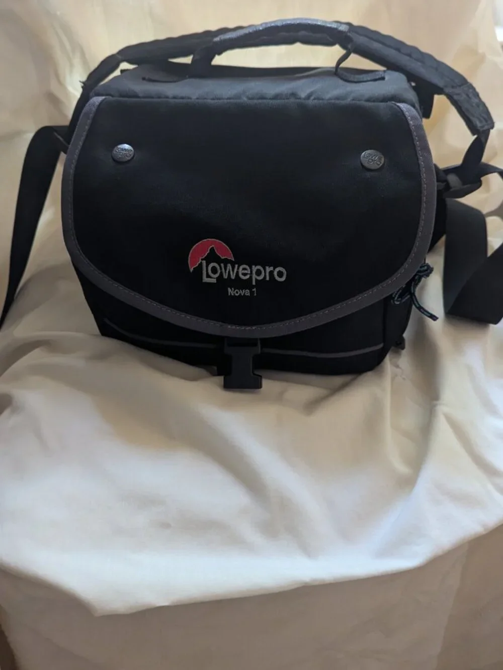 Vintage Lowepro Nova 1 Camera Bag